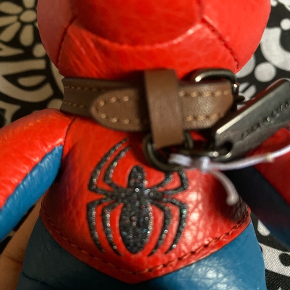 Coach Marvel Spider-Man Bear kaychain - Picture 2 of 4